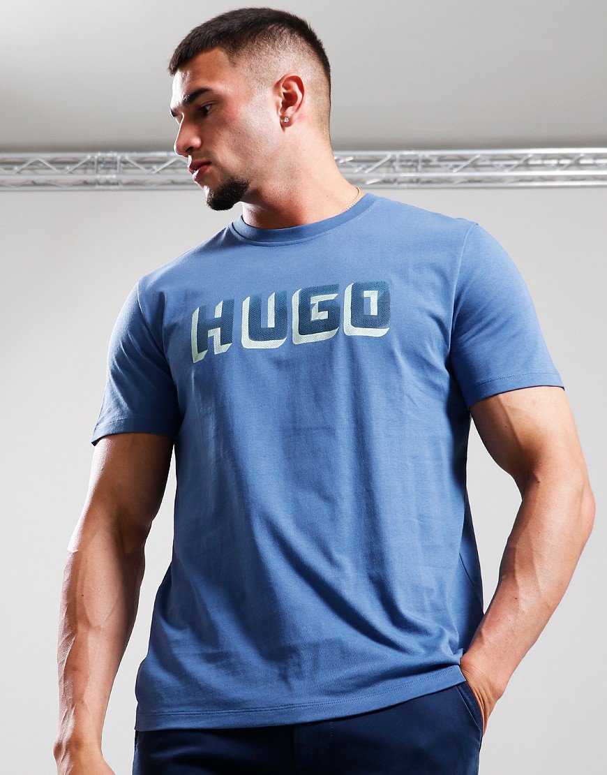 HUGO Daqerio T shirt Medium Blue Terraces Menswear HUGO Daqerio T shirt Medium Blue Terraces Menswear
