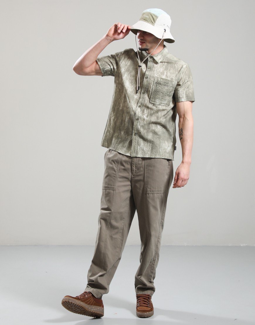 Barbour Ross Printed Short-Sleeved Relaxed Shirt Grey Olive