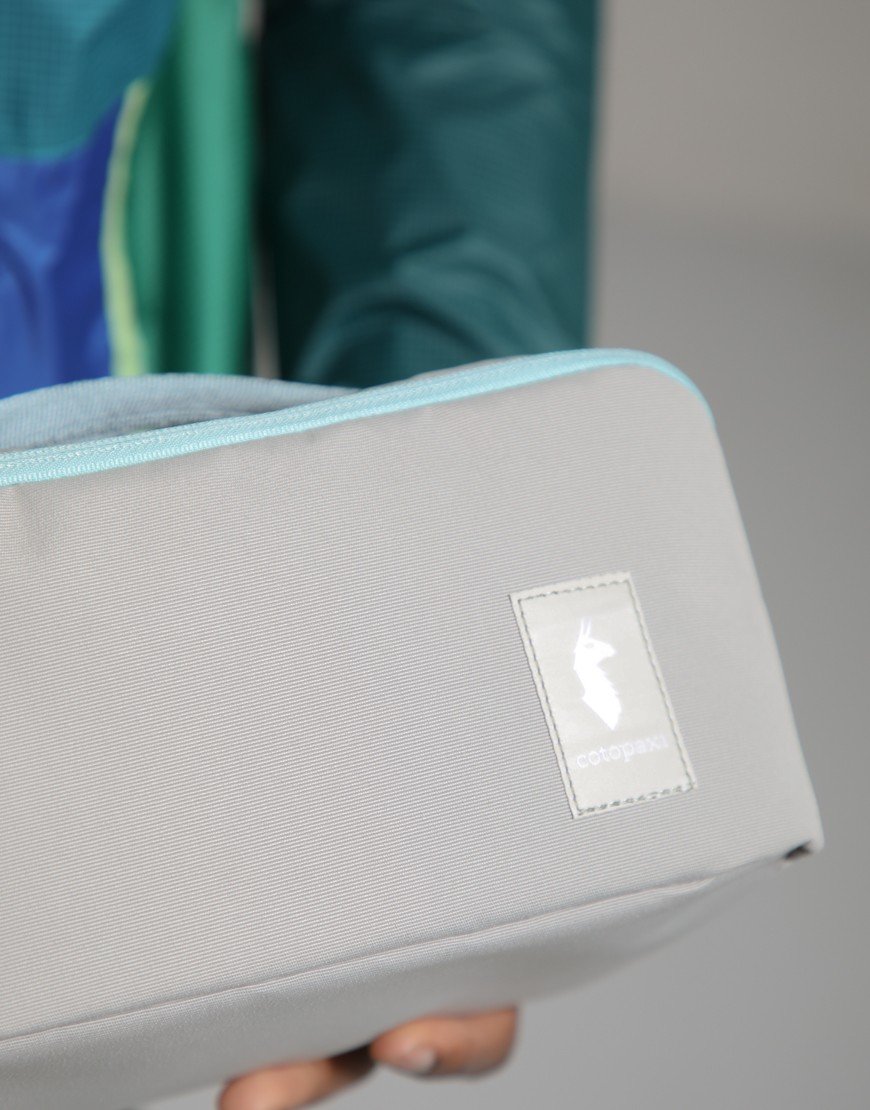 Cotopaxi Viaje Toiletry Kit Cada Dia Mineral