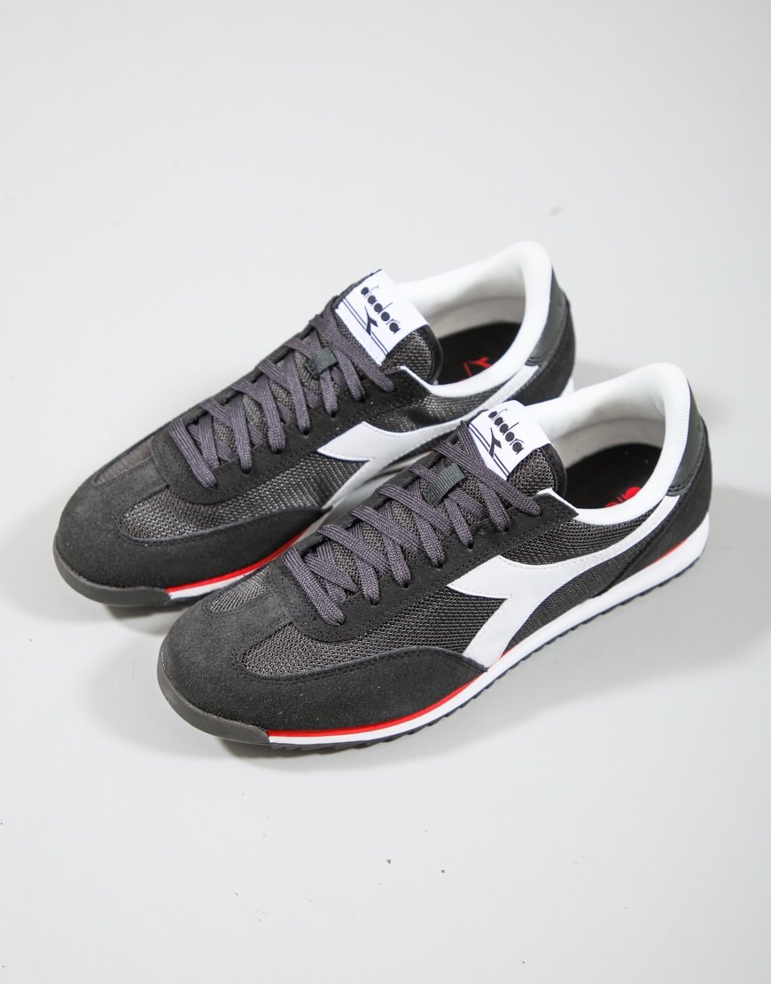 Diadora Cross Trainers  Black Beluga