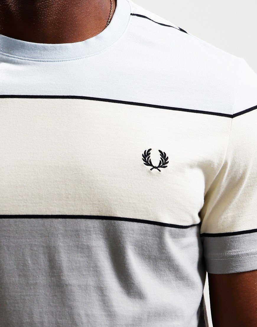 Tシャツ・カットソー FRED PERRY FP BOLD STRIPE T-SHIRT (M5608 R32 ICE CREAM) FRED PERRY FP BOLD STRIPE T-SHIRT (M5608 R32 ICE CREAM