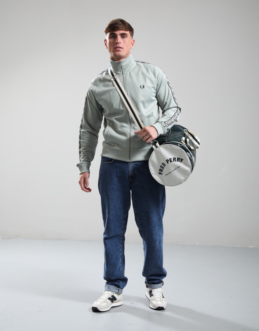 Fred Perry Classic Barrel Bag Grassroots /Ecru