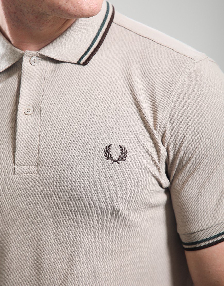 Fred Perry Twin Tipped Polo Shirt Warm Oatmeal/Court Green/Burnt Tobacco