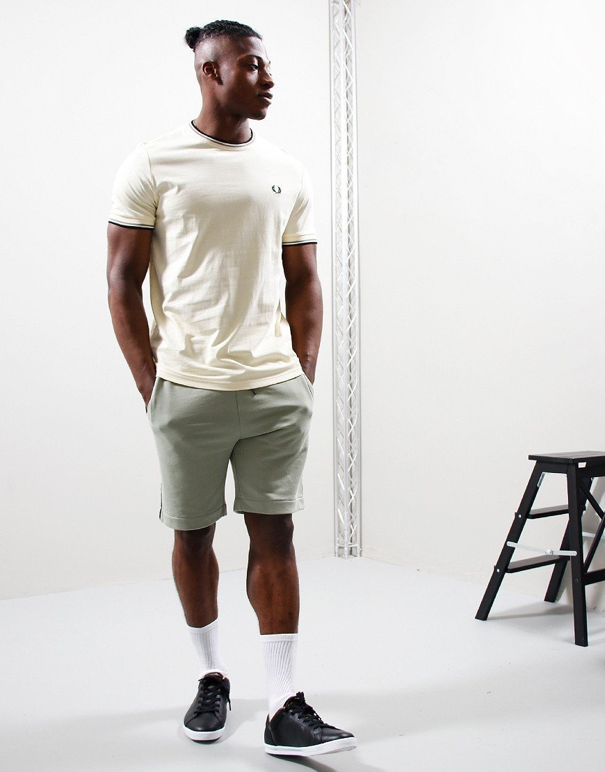 FRED PERRY TWIN TIPPED T-SHIRT ICE CREAM