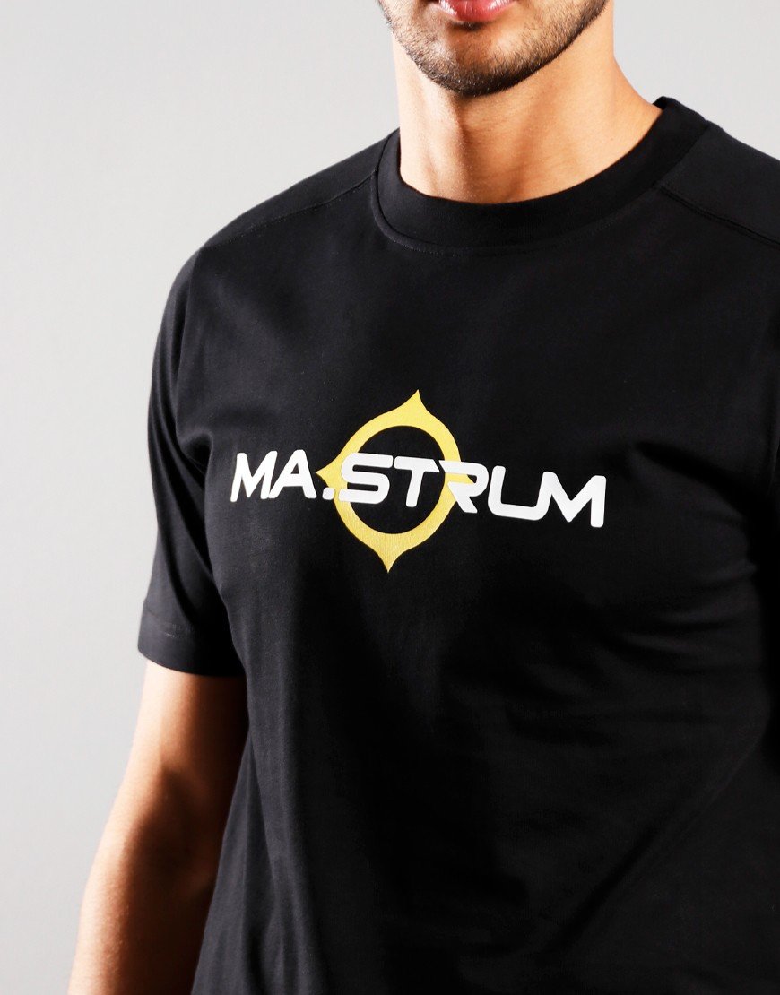 MA.Strum Short Sleeve Logo Tee Jet 