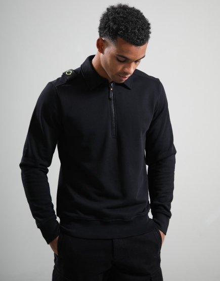 MA.Strum Spread Collar Sweat Black
