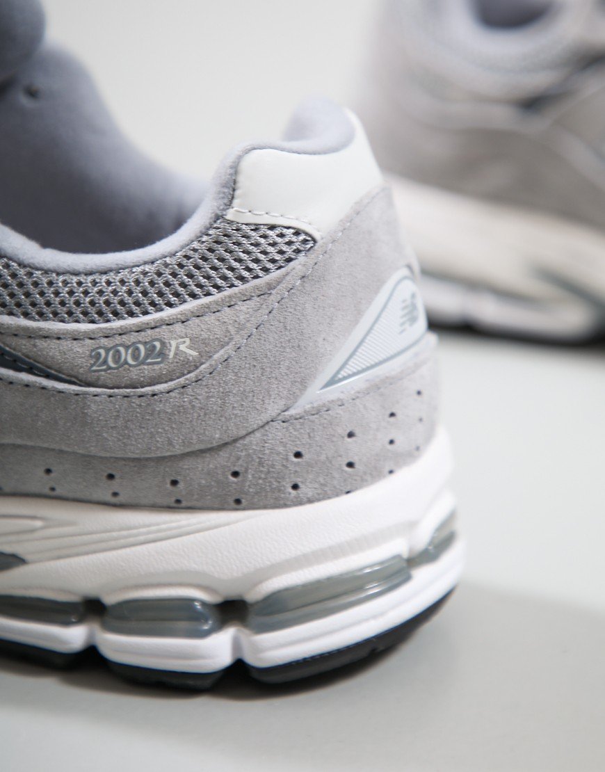 New Balance 2002R Trainers Steel/Lead/Orca