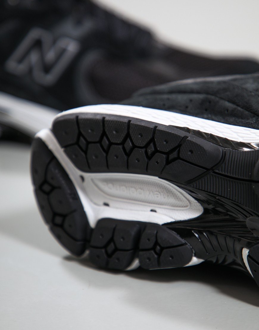 New Balance 2002R Trainers Black/Phantom/Gunmetal