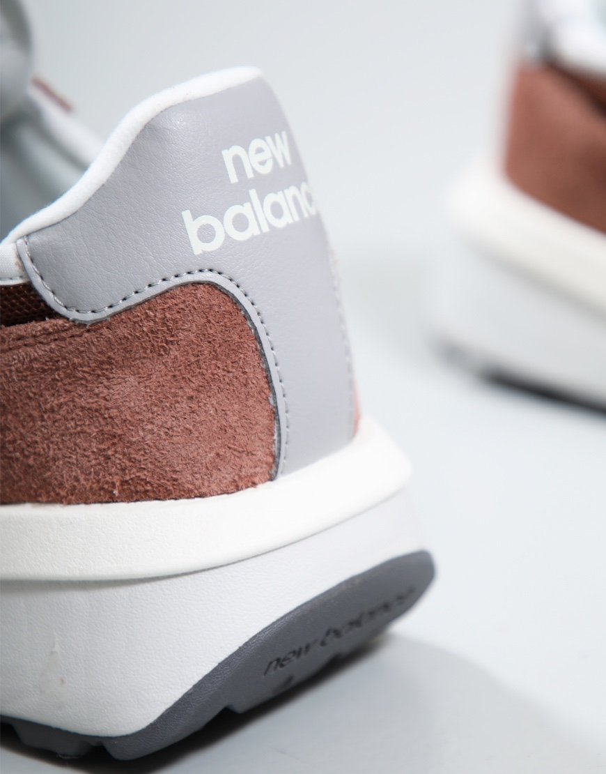 New Balance 370 Trainers Pecan/Sea Salt New Balance 370 Trainers Pecan/Sea Salt