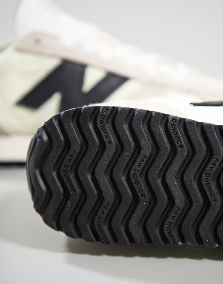 New Balance 471 Trainers Linen/Angora/Black