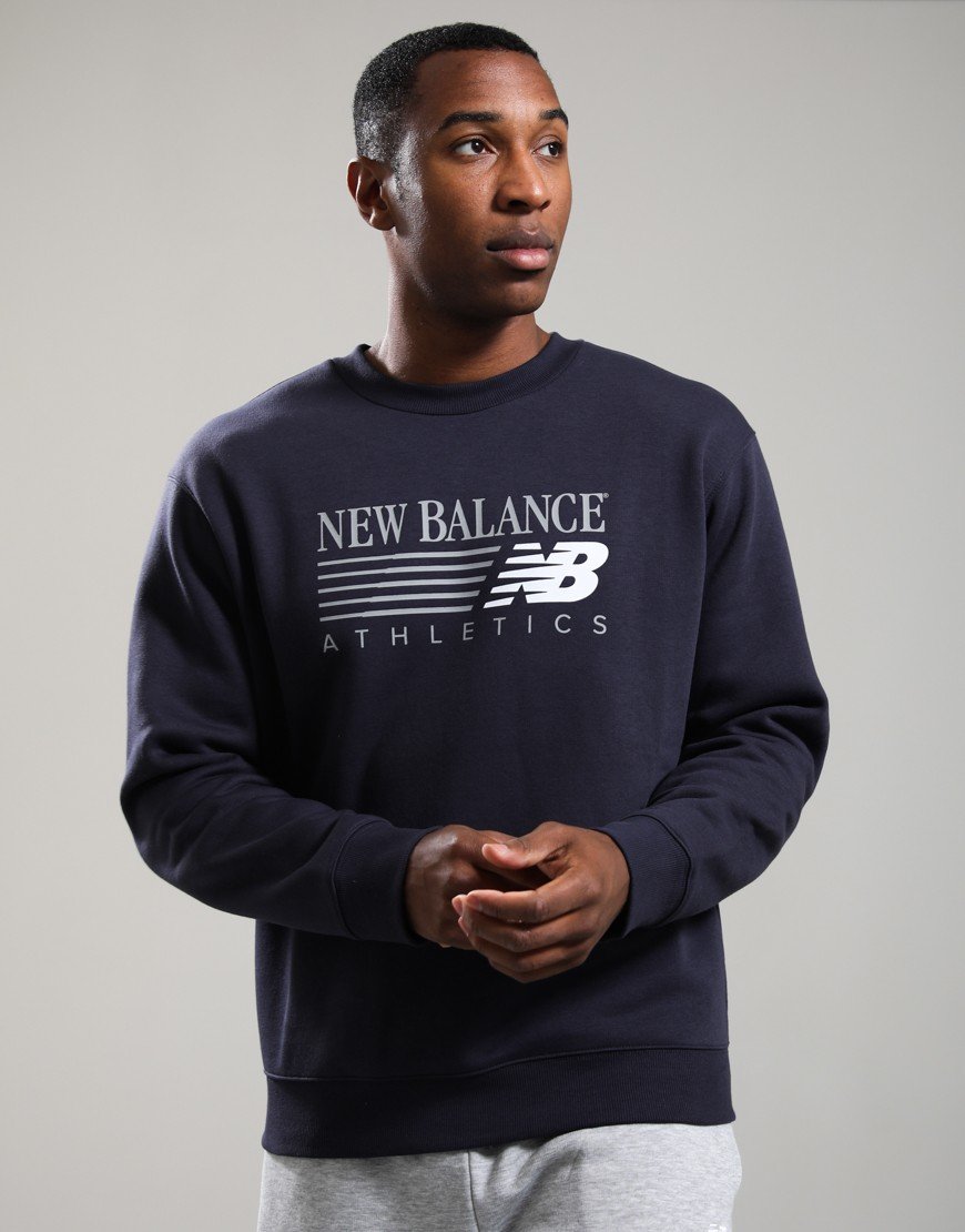 New Balance Reim Graphic Crew Sweat Dark Night