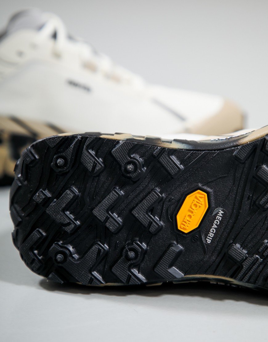 Norda 001A Trainers Abyss