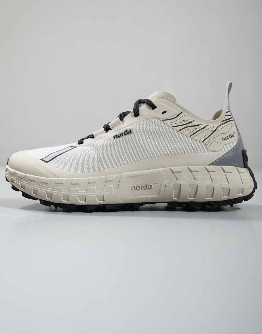 Norda 001A Trainers Almond