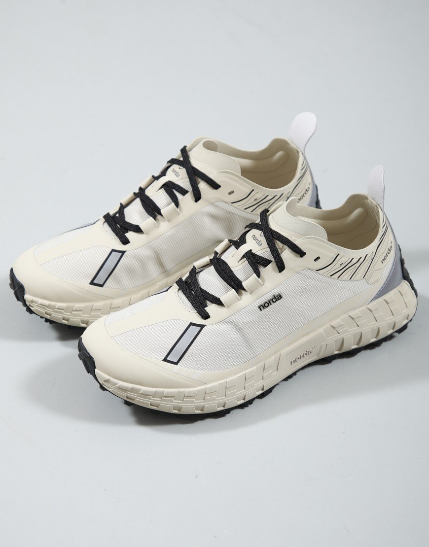 Norda 001A Trainers Almond