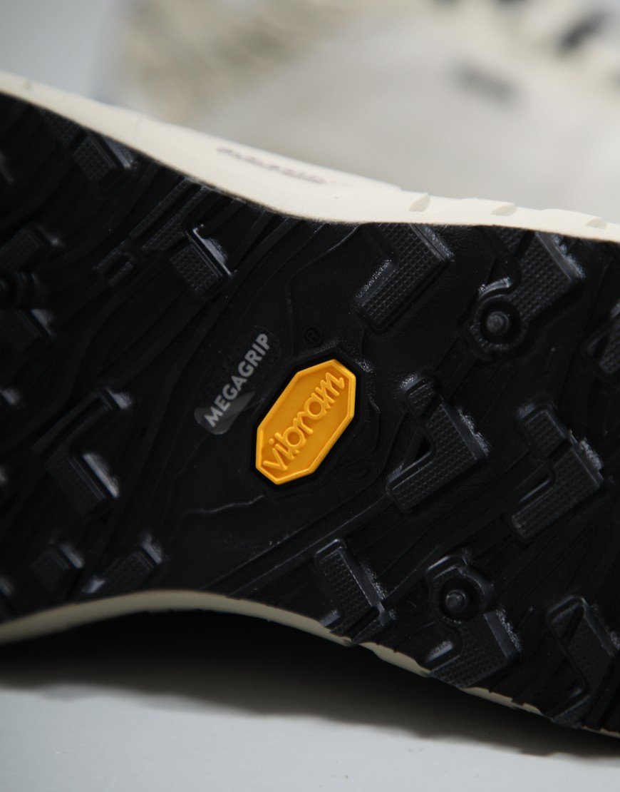 Norda 001A Trainers Almond