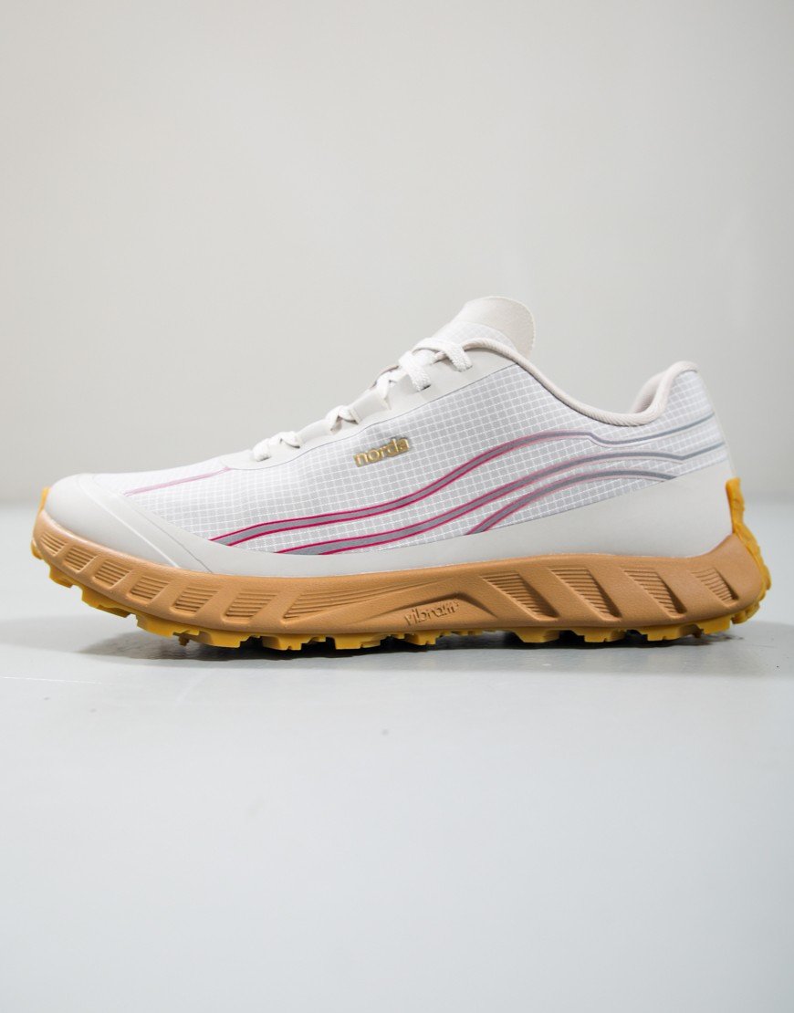 Norda 002 Trainers Moonbeam