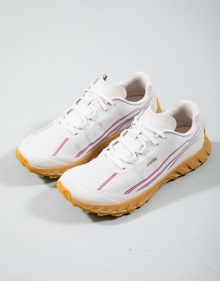 Norda 002 Trainers Moonbeam