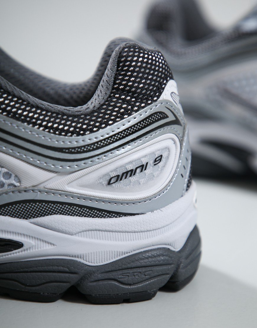 Saucony Progrid OMNI 9 Trainers Microchip
