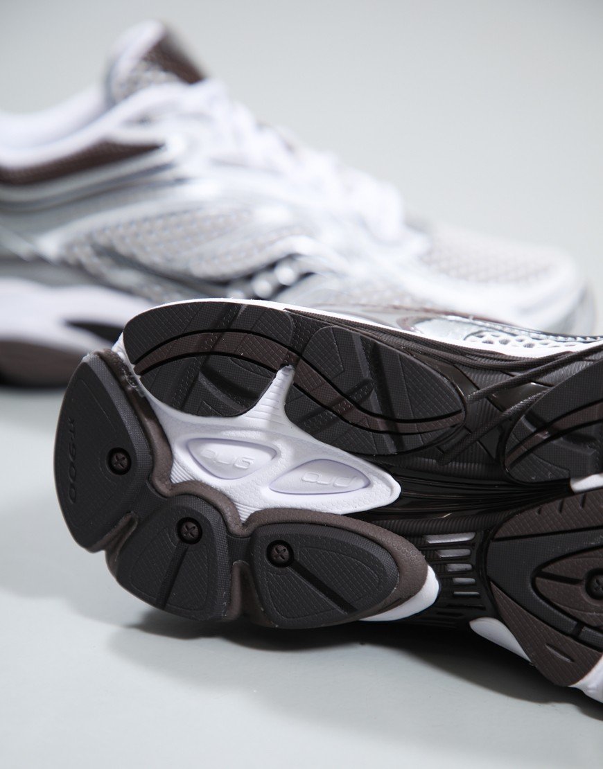 Saucony Progrid Omni 9 OG Trainers White/Brown