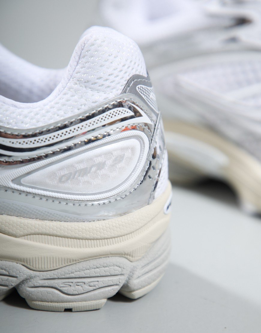 Saucony Progrid Omni 9 Trainers White/Eggshell