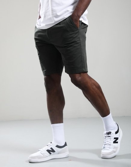 Weekend Offender Ivan Chino Shorts Black Forest